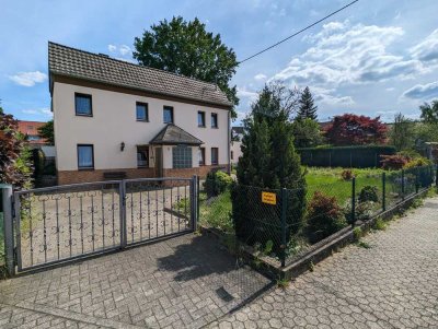Platz für neue Ideen: Einfamilienhaus in Bonn-Beuel Küdinghoven