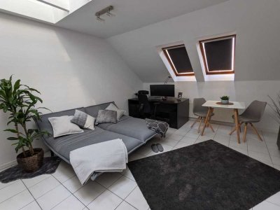 Schöne 2- Zimmer Dachgeschosswohnung