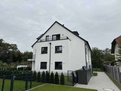 ERSTBEZUG: moderne 4 Zimmerwohnung mit  Balkon in Gernlinden
