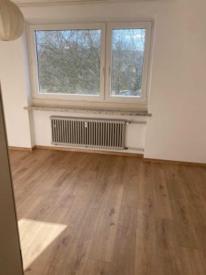 Lichtdurchflutete und stillvolle 3-Zimmer-Wohnung mit Balkon in Bielefeld-Stieghorst