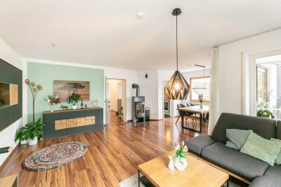 -Stilvoll gestaltete 4,5-Zi.-Wohnung-
mit eigenem Gartenanteil