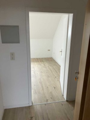 Hübsche 2-Zimmer-Dachgeschosswohnung in Köln Wahnheide