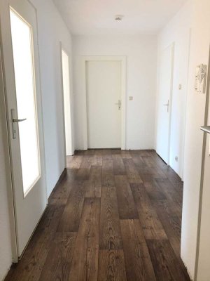 Schöne, helle 3-Zimmer-Wohnung mit Balkon, sehr zentral!