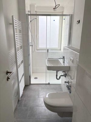 Erstbezug nach Sanierung: 2-Zi-Wohnung mit Balkon in Karlsruhe Südweststadt