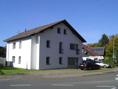 Helle Dachgeschosswohnung in 4-Familienhaus