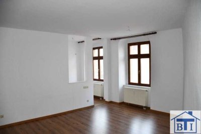 1-Raumwohnung in Zentrum, Bad mit Wanne