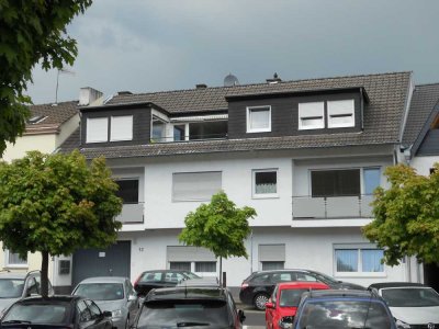 Von privat: gepflegte 3,5-Zimmer-Dachgeschosswohnung mit Balkon und Einbauküche in Remagen