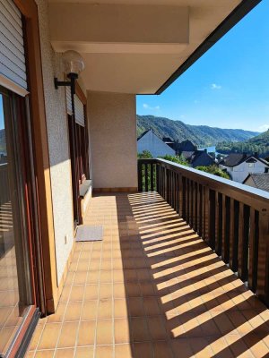 Moselblick mit Terrasse 2,5-Raum-Wohnung mit EBK