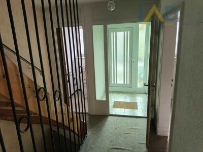 Sanierungsbedürftiges Reihenmittelhaus, ideal für individuelle Gestaltung