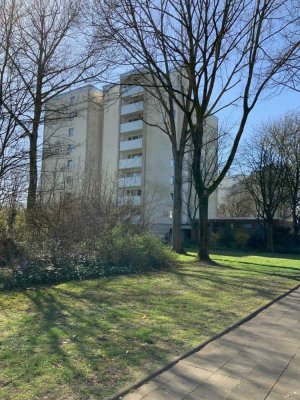 Großzügige, barrierefreie 2-Zimmerwohnung in Krefeld mit neuem Bad und Laminatboden