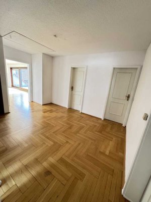 � Familienfreundliche 4-Zimmer-Wohnung mit Dachterrasse am Waldrand / Provisionsfrei vom Eigentümer