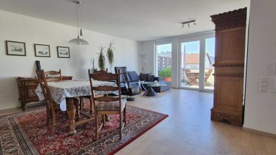 Altersgerechte Traumwohnung mit 3,5 Zimmern, Aufzug, überbreiter Süd-Westbalkon und Aussenstellplatz