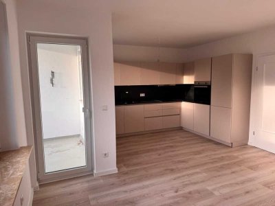 Umfassend renovierte 2-Zimmer-Wohnung mit Balkon & Einbauküche