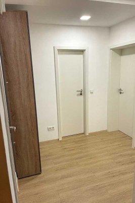 Hochwertig sanierte 3 Zimmer-Wohnung mit Fußbodenheizung, EBK + Terrasse – Toplage am Volksgarten