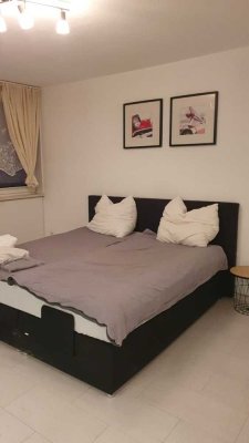 1-Zimmer Wohnung im 8. OG mit Balkon in Krefeld-Dießem/Lehmheide