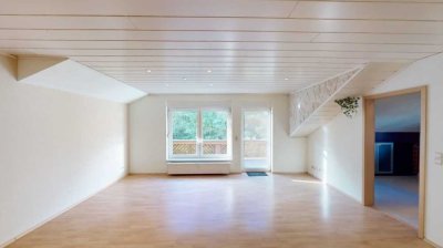 Beckingen-Haustadt – Gepflegte 3-ZKB-Dachgeschosswohnung mit Balkon, Stellplatz & Einbauküche