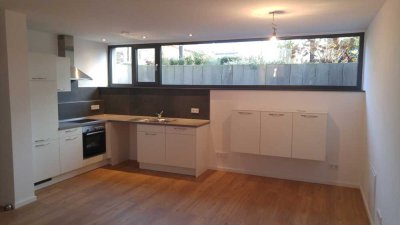Schöne 2 Zimmer Einliegerwohnung mit EBK in Rodgau Nieder-Roden
