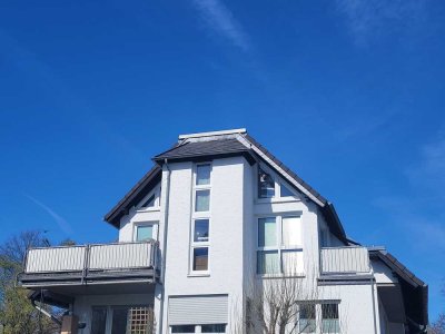 Rheinnähe: Zwei-Zimmer Maisonette Wohnung