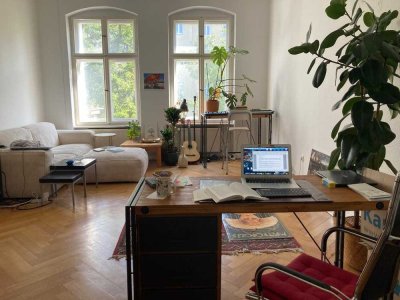 4 Zimmer Altbau Wohnung in Berlin Charlottenburg. Auch WG geeignet.