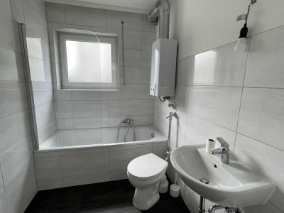 Zweitbezug nach Sanierung: 3 Zimmer • 65 m² • neues Bad • Balkon in N-Maxfeld