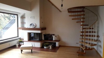 Schmuckstück Rheinnähe (kein Hochwasser) renovierte 3-Zi.-Maisonette-Whg. mit Balkon in Beuel-Mitte