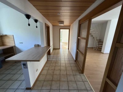 Helle und großzügige Maisonette-Wohnung in ruhiger Lage mit Balkon von Göttingen-Geismar