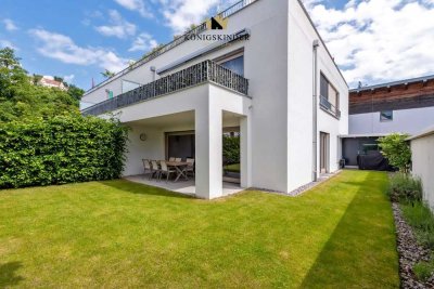 LEBENSSTIL FÜR STILBEWUSSTE! Exklusive 4,5-Zi.-Wohnung mit Terrasse, Garten, Carport, PKW-Stellplatz