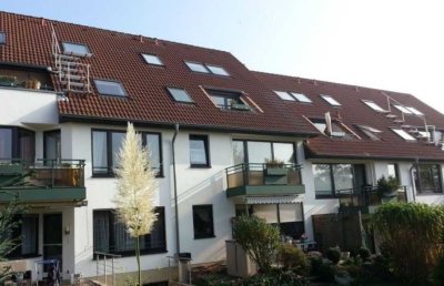 Top vermietete 2-Zimmer-Dachgeschosswohnung in Erkrath-Hochdahl mit Fernwärme und Tiefgarage