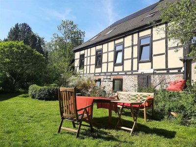 Familien gesucht ! Großzügige 5-Zimmer-Dachgeschosswohnung mit großem Garten zum Spielen in Hevensen