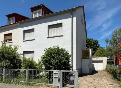 Frankfurt-Zeilsheim: Erbpacht- vermietetes 2 Familienhaus als Kapitalanlage