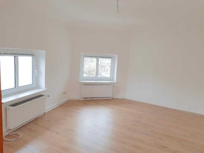 *** Hell und freundlich ! *** Renovierte 3-Zimmer-DG-Wohnung in der Lüdenscheider Innenstadt ! ***