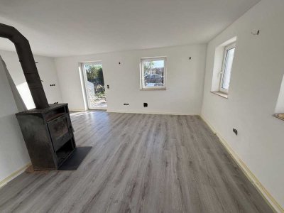 Günstiges, vollständig renoviertes 3-Zimmer-Einfamilienhaus in Ascha