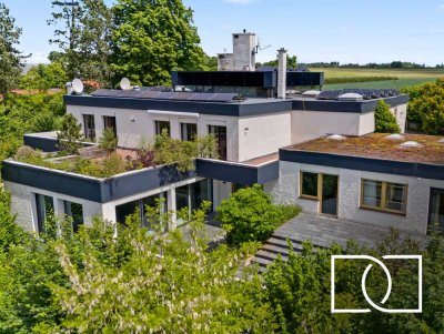 Alleinlage mit Panoramablick! Luxuriöse Architektenvilla mit 7.847 m² Grundstück und Schwimmhalle