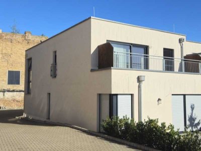 3-Zimmer-Dachgeschosswohnung mit cleverem Stauraum, Terrasse und Stellplatz!