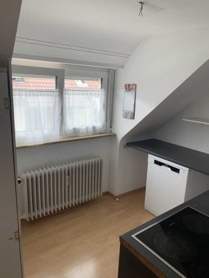 Stilvolle, gepflegte 3-Zimmer-Dachgeschosswohnung mit Balkon in Stuttgart