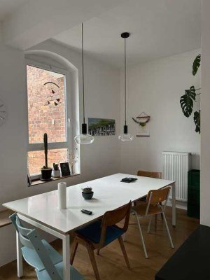 Modernisierte 4,5-Zimmer-Maisonette-Wohnung mit Terrasse und Einbauküche in Hannover Linden Süd