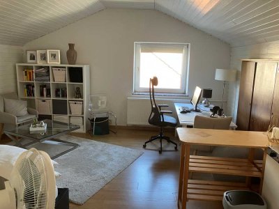 Gemütliches DG-Apartment in Toplage Sachsenring - möbliert möglich