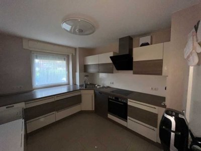 3 Zimmer Erdgeschosswohnung mit Einbauküche und Garten