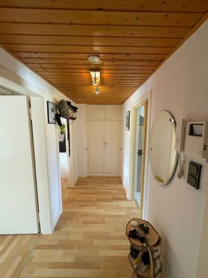 Helle 2,5-Zimmer Dachgeschosswohnung in Koblenz-Metternich