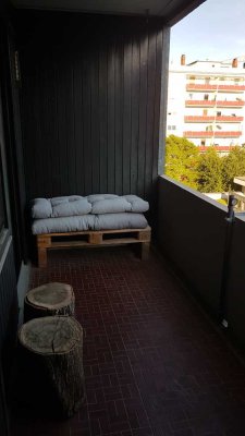 1-Zimmer-Wohnung mit EBK in Karlsruhe - teilmöbliert