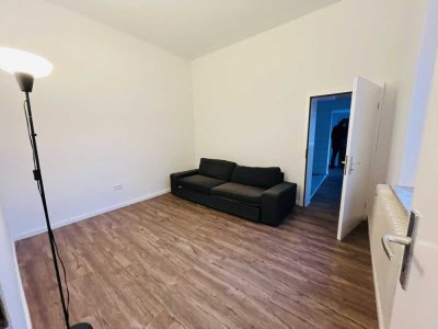 °°Schöne renovierte 2,5 Zimmer Wohnung im Anbau °sehr ruhig° zu vermieten°°