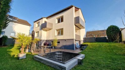 Saniertes Zweifamilienhaus in beliebter Lage von Ratingen-Hösel
