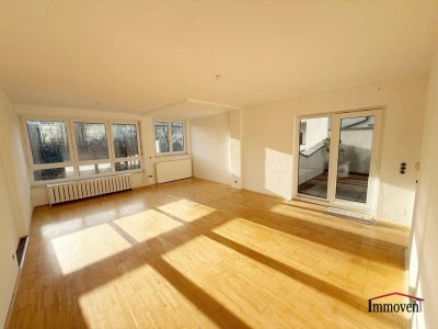 Lichtdurchflutete Wohnung mit großer Terrasse und Tiefgaragenplatz im begehrten Stadtteil St. Peter!
