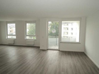TYP - Exklusive und ruhige 2-Zimmer-EG-Wohnung mit kl. Terrasse / Garten, Mitten im Kiez