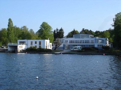 5- Zi.-Townhouse-Maisonette an See und Wald mit gehobener Ausstattung, EBK, Wintergarten, Klimaanl.