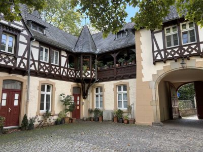Haus im Haus - ausgefallene Maisonette mit (2x) Balkon im Schlosspark Eller