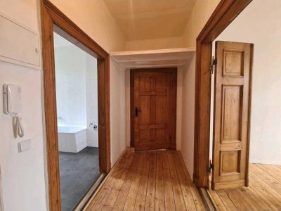 Wohnung mit großer Wohnküche & Tageslichtbad mit Wanne und Dusche
