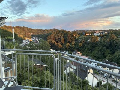 Moderne 3-Zi. Wohnung mit traumhaftem Rheinblick