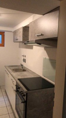 Helle 1-Zimmer-Wohnung mit Einbauküche - ideal für Singles und Pendler