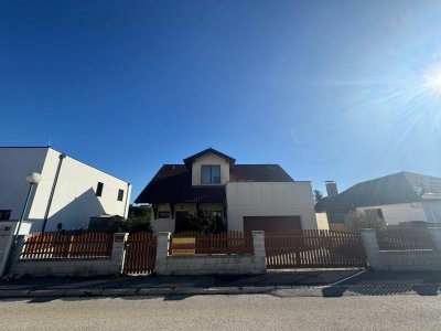 FAMILIENTRAUM MIT 225 m² NUTZFLÄCHE UND HOMELIFT